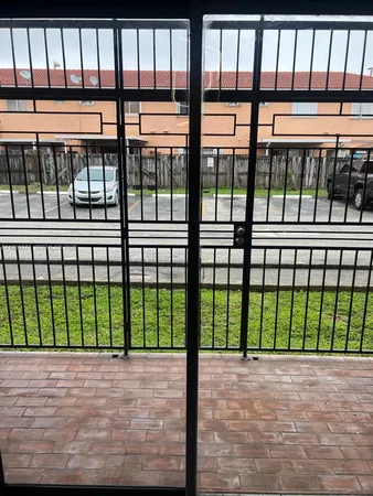 $2,100 | 8095 Northwest 8th Street, Unit 103, Miami, FL 33126