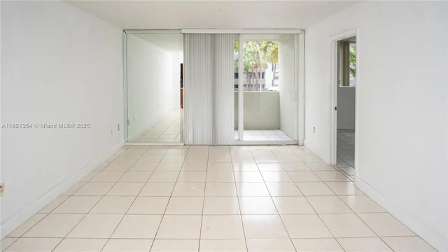 a view of a utility room