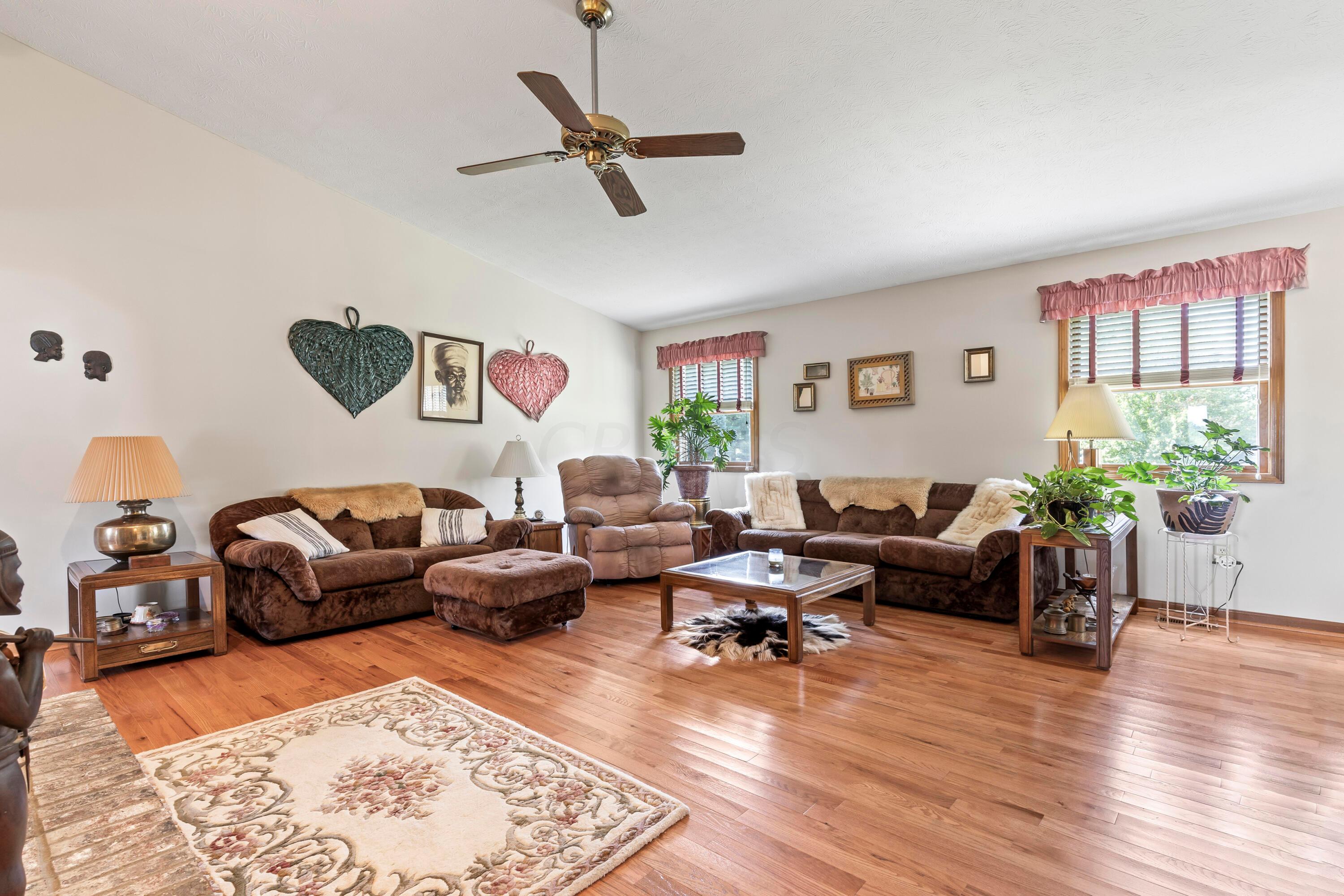 4947 Summit Road Southwest Pataskala, OH 43062 - Photo 7 of 38 GREAT ROOM