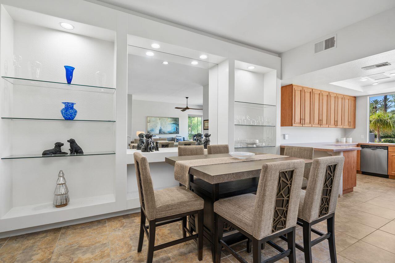 48 Pebble Beach Drive Rancho Mirage, CA 92270 - Photo 12 of 35 11_12136610_189772_189772-EI-111