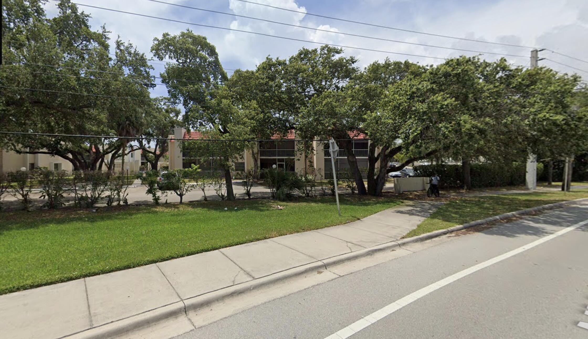 616 Northwest 13th Street, Unit 17 Boca Raton, FL 33486 - Photo 17 of 17 Community entrance area