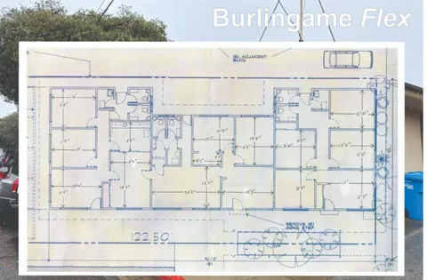 a black and white photo of a room