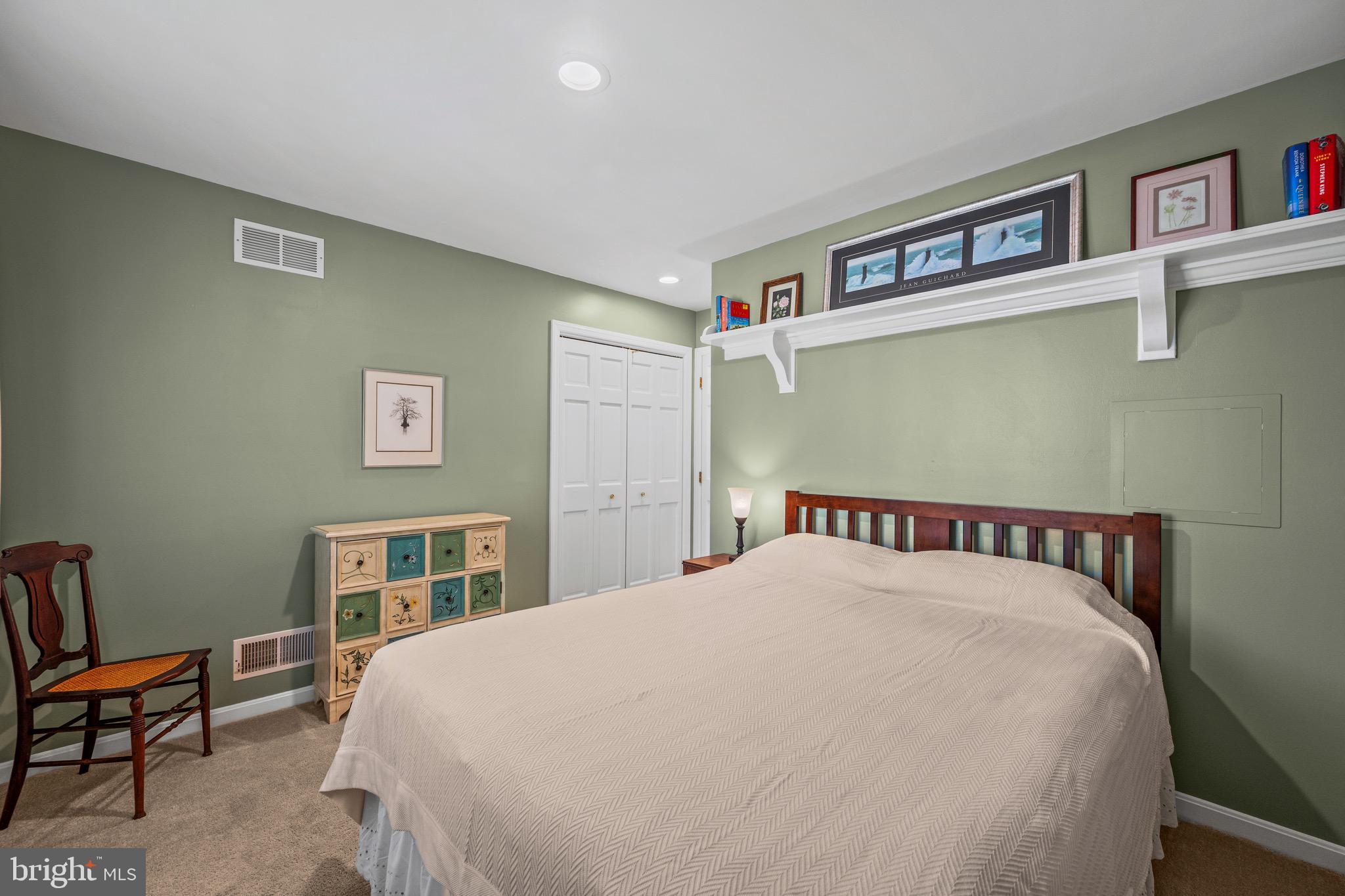 1030 Gist Road Westminster, MD 21157 - Photo 28 of 43 Bedroom #3 with build in shelf
