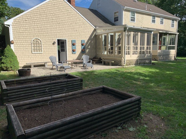 75 Taylor Road Portsmouth, RI 02871 - Photo 4 of 38