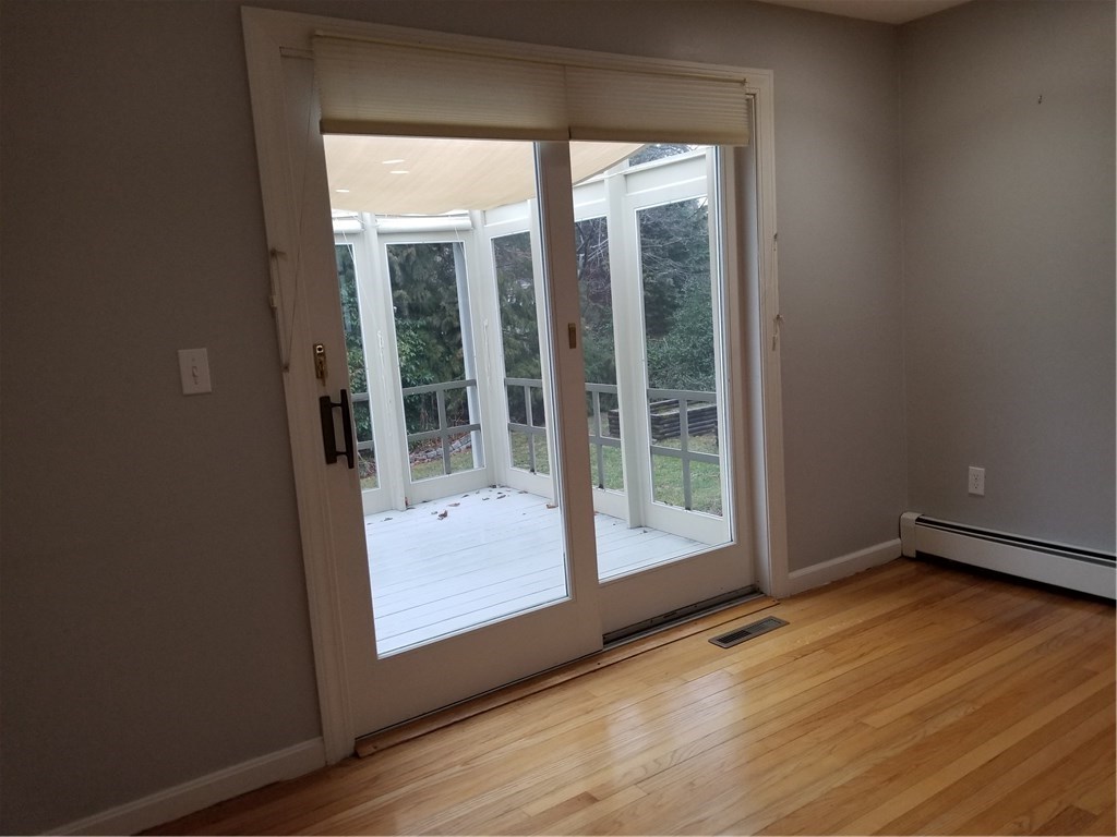 75 Taylor Road Portsmouth, RI 02871 - Photo 9 of 38