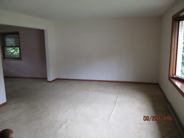 4965 Brigadoon Road Rockford, IL 61107 - Photo 9 of 13 a view of room and window