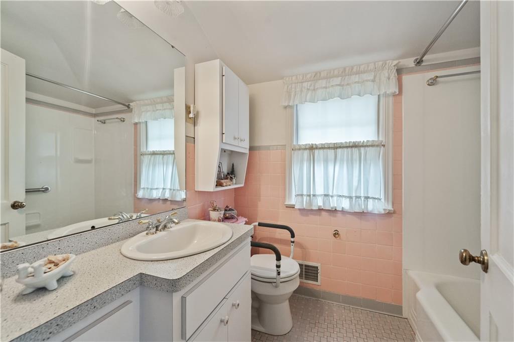 116 Virginia Road Pittsburgh, PA 15237 - Photo 23 of 29 a bathroom with a sink toilet and shower