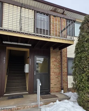 $2,350 | 645 Cricket Lane, Woodbridge, NJ 07095