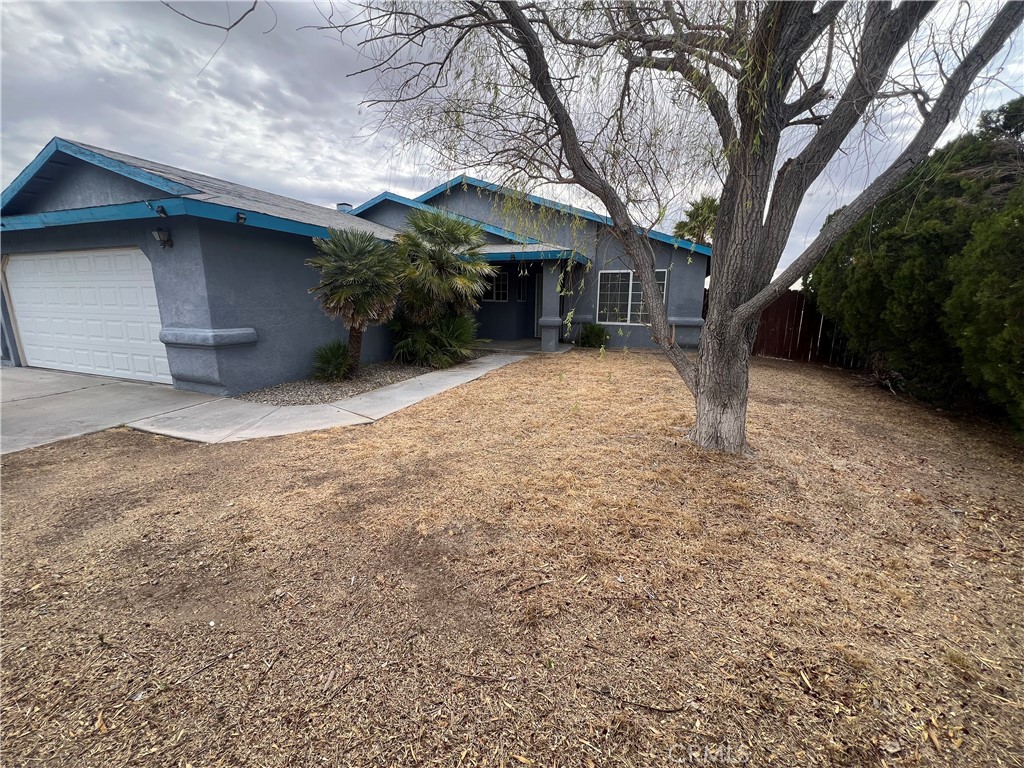 432 Vista Ridgecrest, CA 93555 - Photo 3 of 21