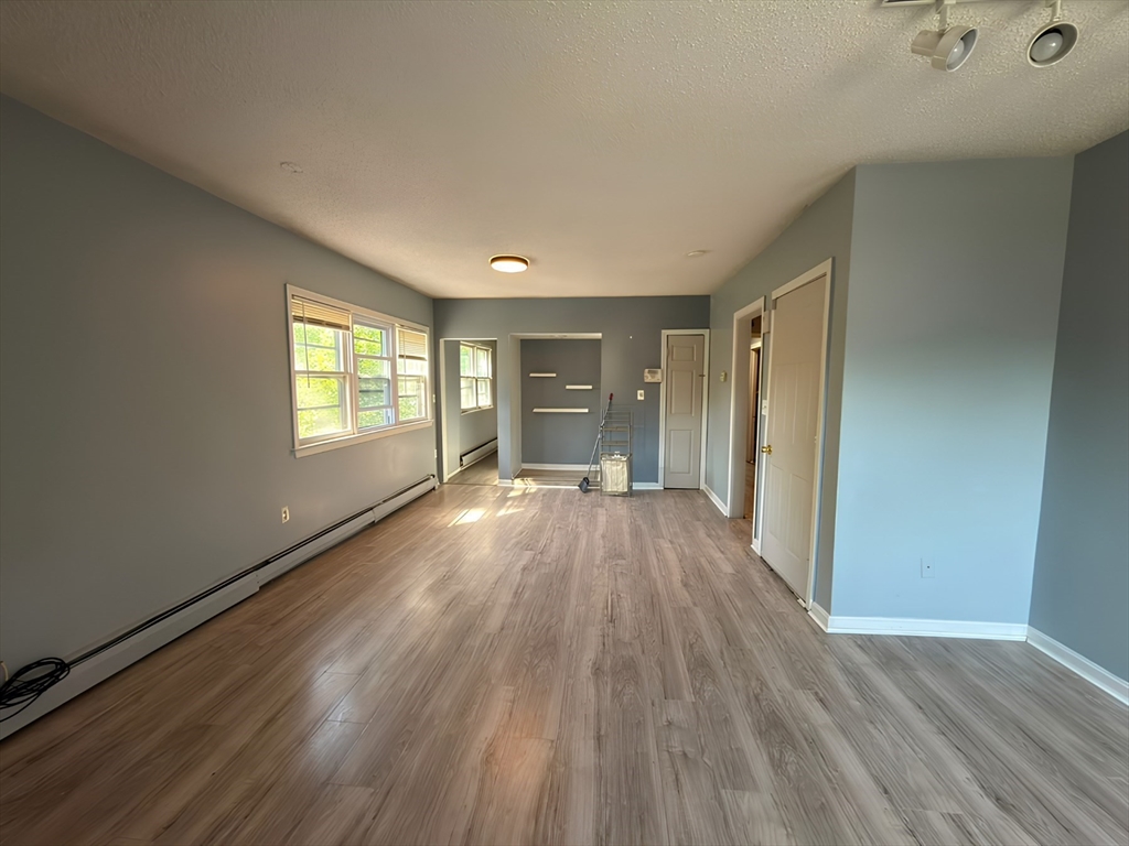 164-166 Woodlawn Street, Unit 3 Springfield, MA 01108 - Photo 3 of 14