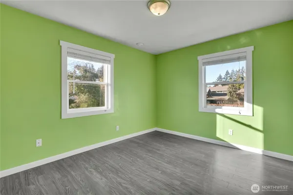 a view of empty room with window