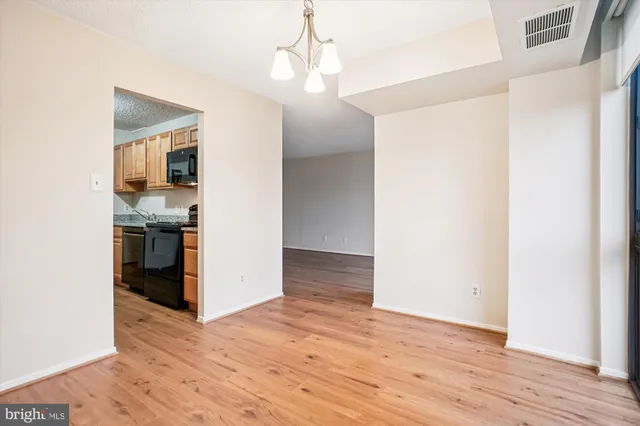 $2,050 | 2300 Pimmit Drive, Unit 1012, Falls Church, VA 22043