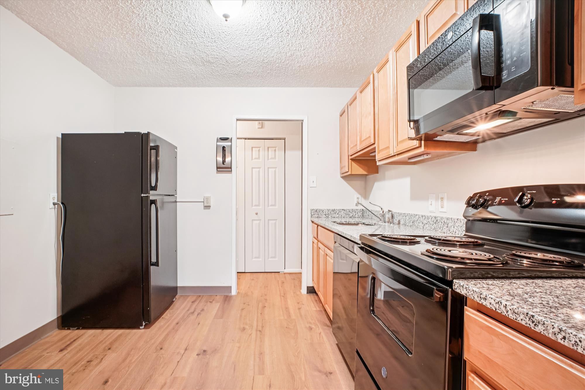 2300 Pimmit Drive, Unit 1012 Falls Church, VA 22043 - Photo 16 of 34 Kitchen