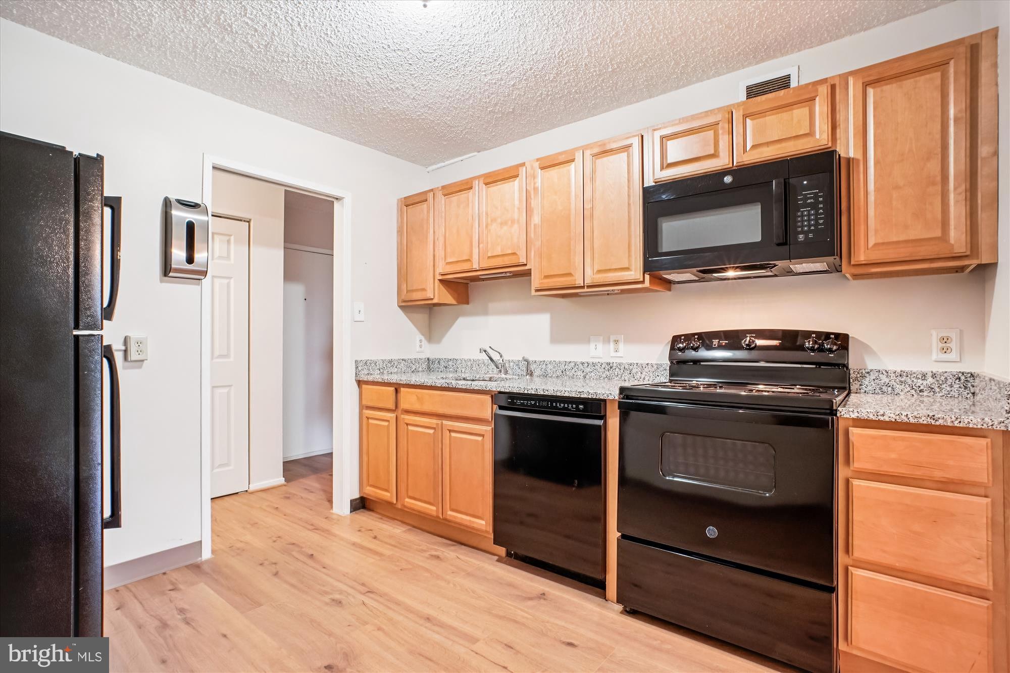 2300 Pimmit Drive, Unit 1012 Falls Church, VA 22043 - Photo 17 of 34 Kitchen