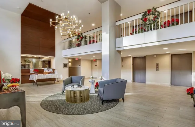 $2,050 | 2300 Pimmit Drive, Unit 1012, Falls Church, VA 22043