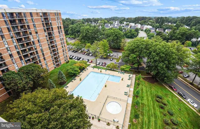 $2,050 | 2300 Pimmit Drive, Unit 1012, Falls Church, VA 22043