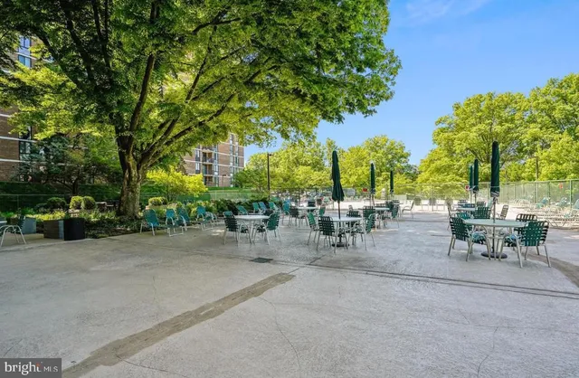 $2,050 | 2300 Pimmit Drive, Unit 1012, Falls Church, VA 22043