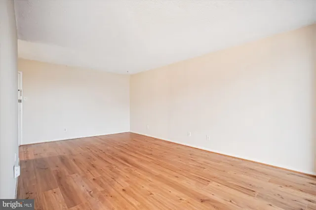 $2,050 | 2300 Pimmit Drive, Unit 1012, Falls Church, VA 22043