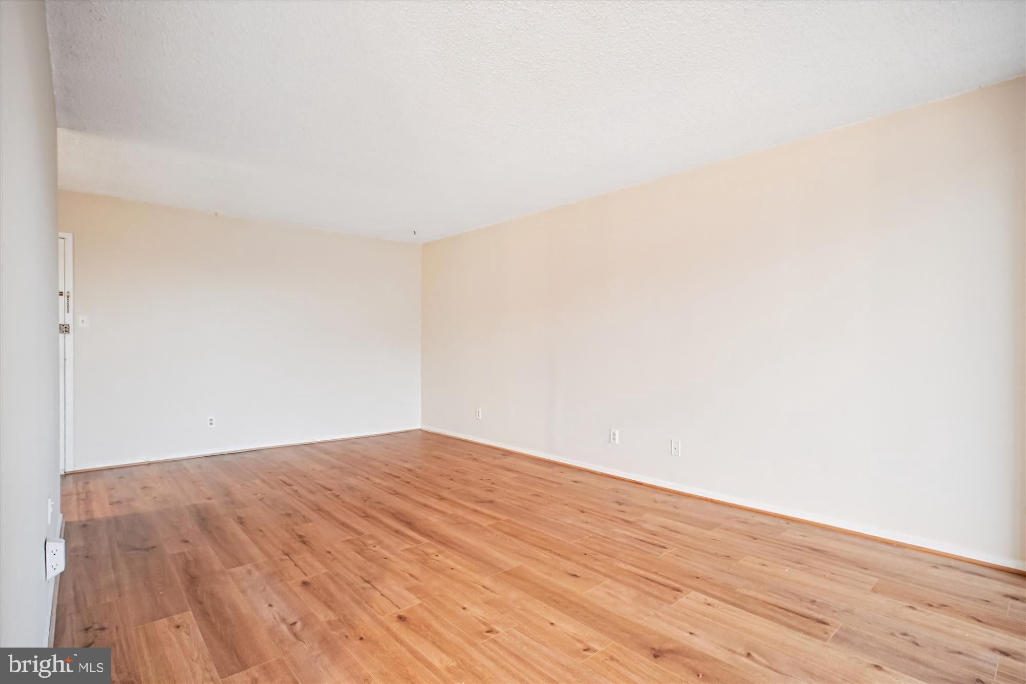 2300 Pimmit Drive, Unit 1012 Falls Church, VA 22043 - Photo 7 of 34 Living