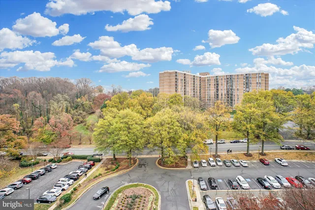 $2,050 | 2300 Pimmit Drive, Unit 1012, Falls Church, VA 22043