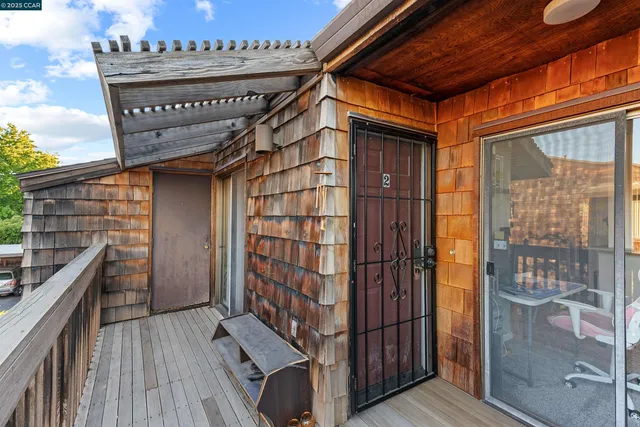 $383,000 | 2450 Walters Way, Unit 2, Concord, CA 94520