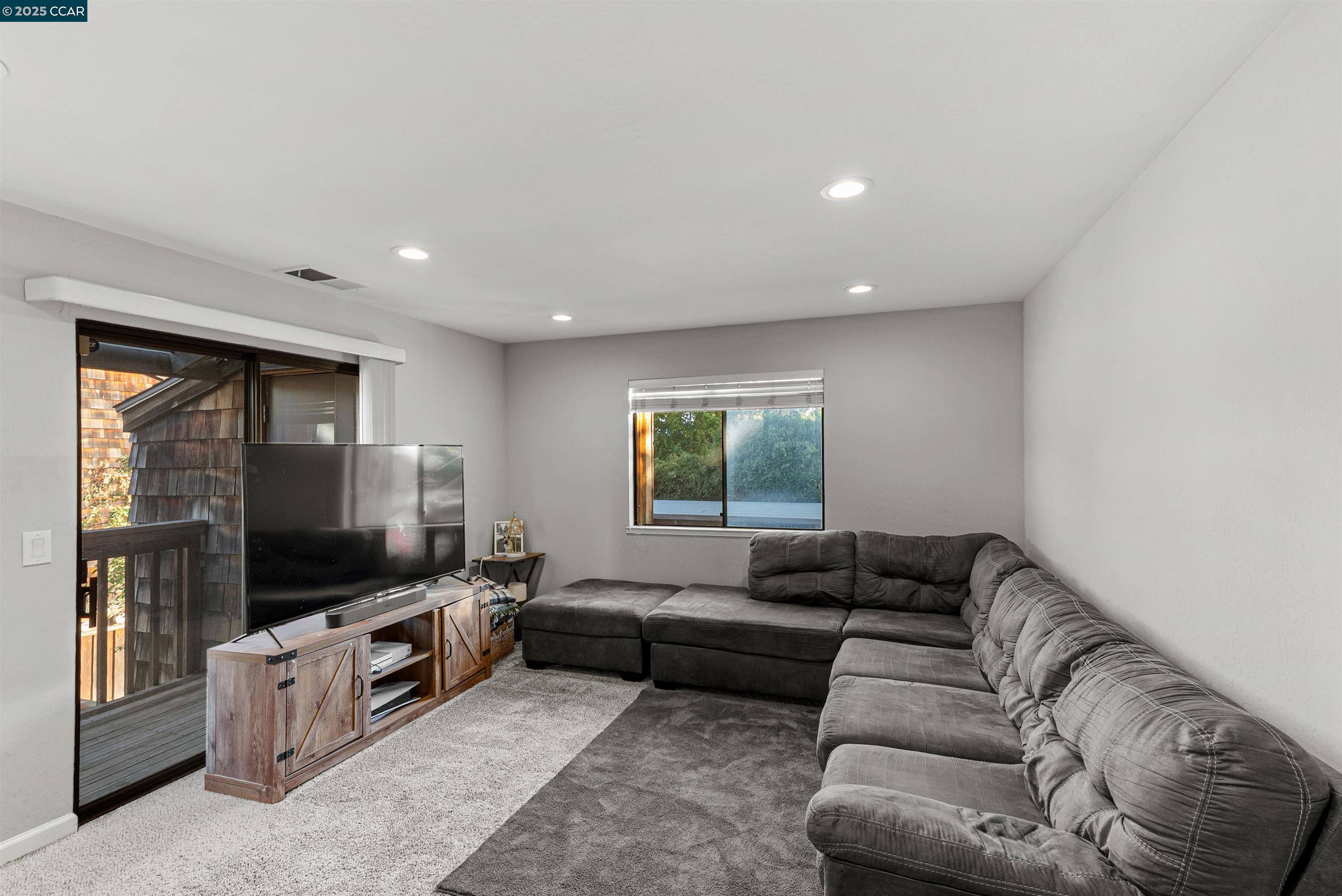 2450 Walters Way, Unit 2 Concord, CA 94520 - Photo 4 of 13