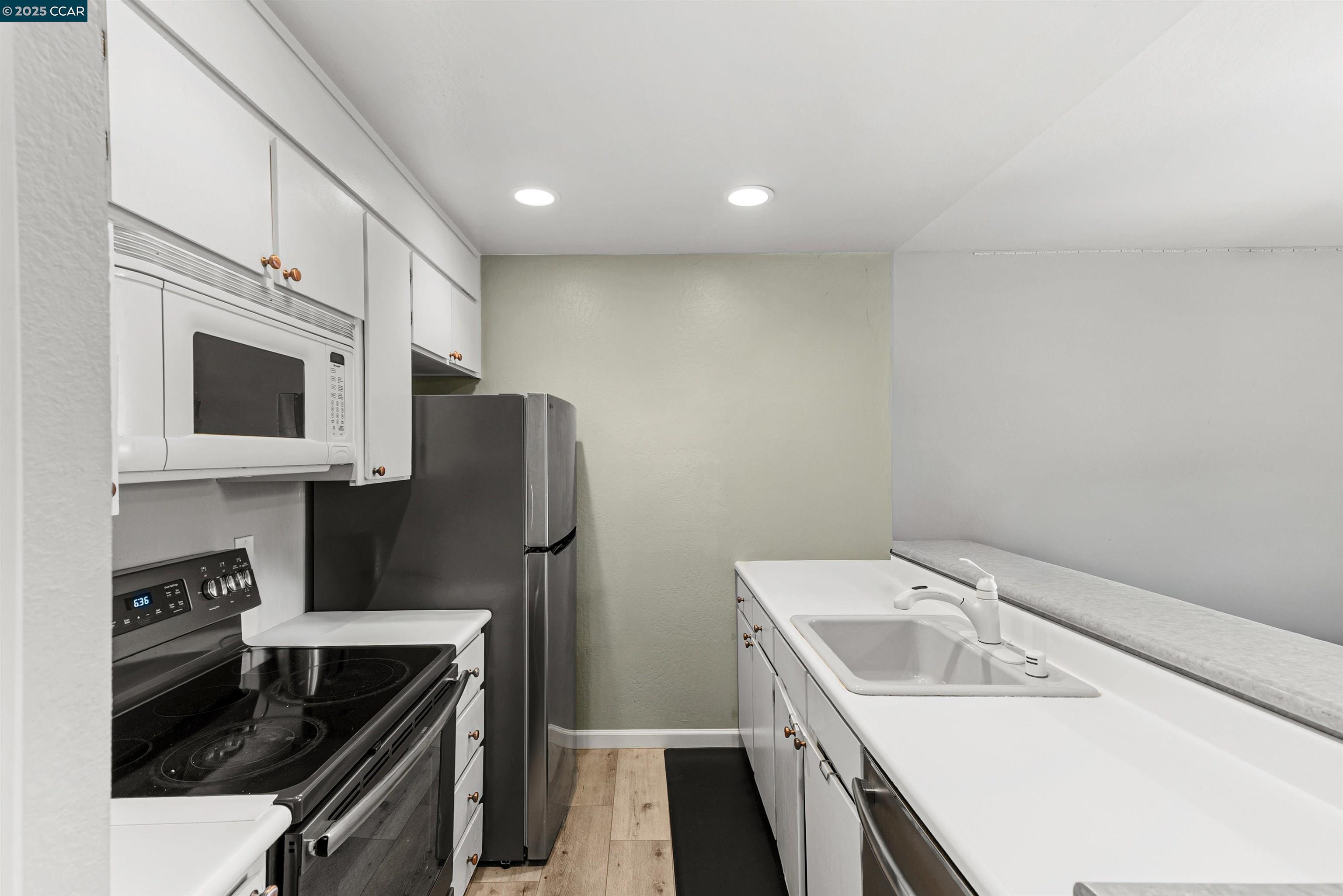 2450 Walters Way, Unit 2 Concord, CA 94520 - Photo 6 of 13