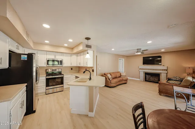 $2,500 | 5440 West Beryl Avenue, Glendale, AZ 85302