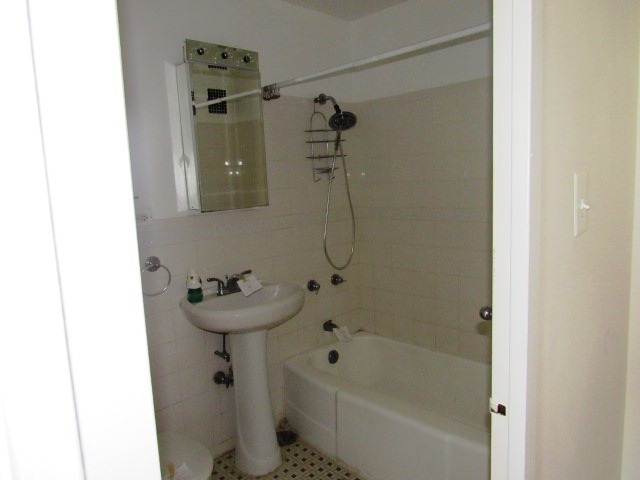 6030 North Sheridan Road, Unit 1808 Chicago, IL 60660 - Photo 3 of 8