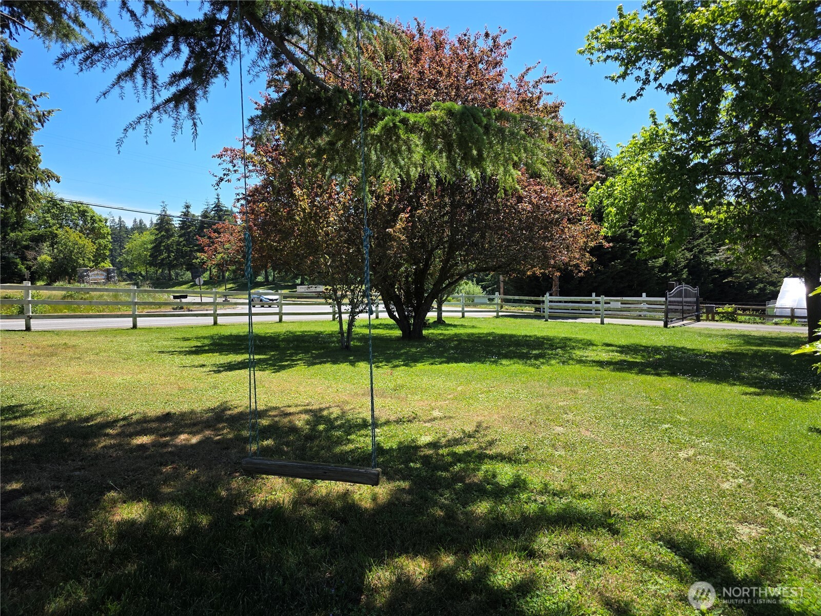 615 Arrowhead Road Camano Island, WA 98282 - Photo 4 of 40