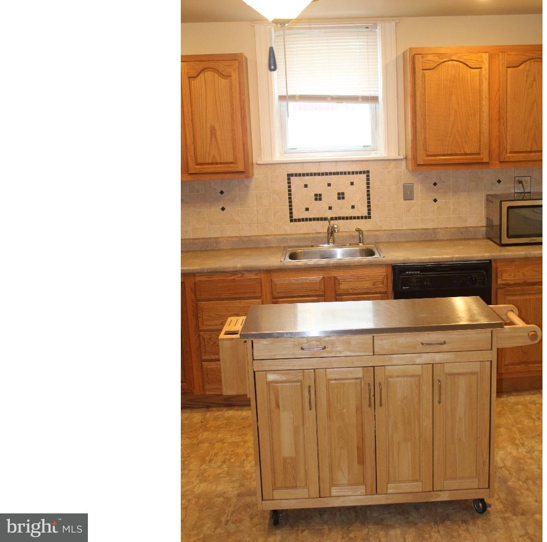 635 Arbor Road Cheltenham, PA 19012 - Photo 8 of 24 Kitchen