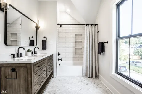 $550,000 | 3868 North Park Avenue, Indianapolis, IN 46205