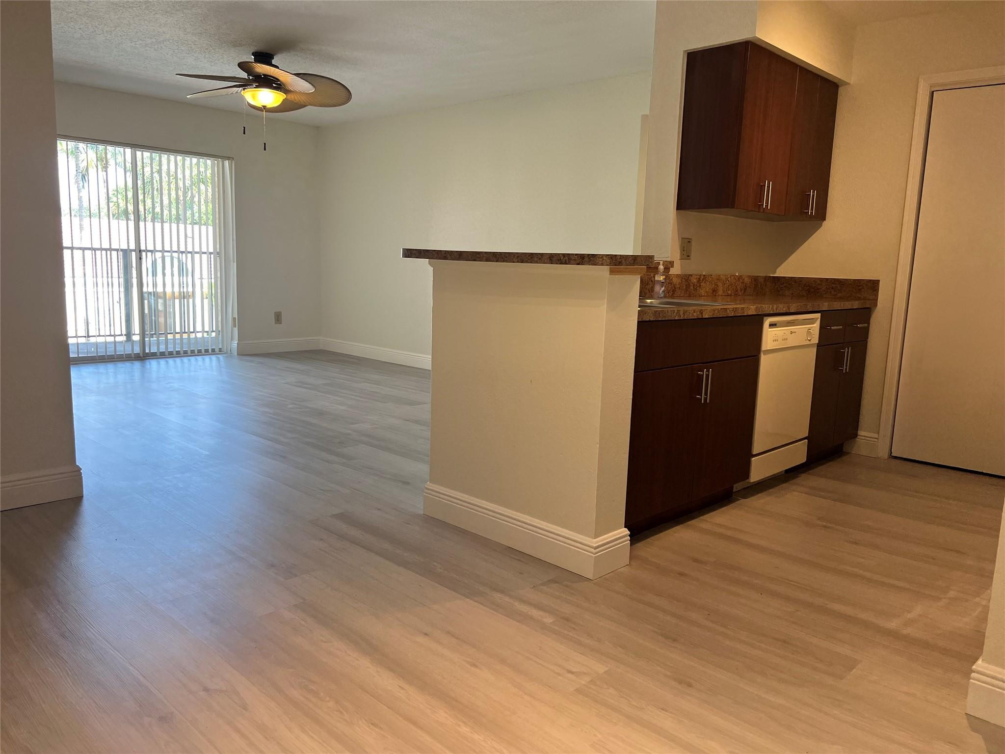 875 Riverside Drive, Unit 725 Coral Springs, FL 33071 - Photo 5 of 23 Photo 5
