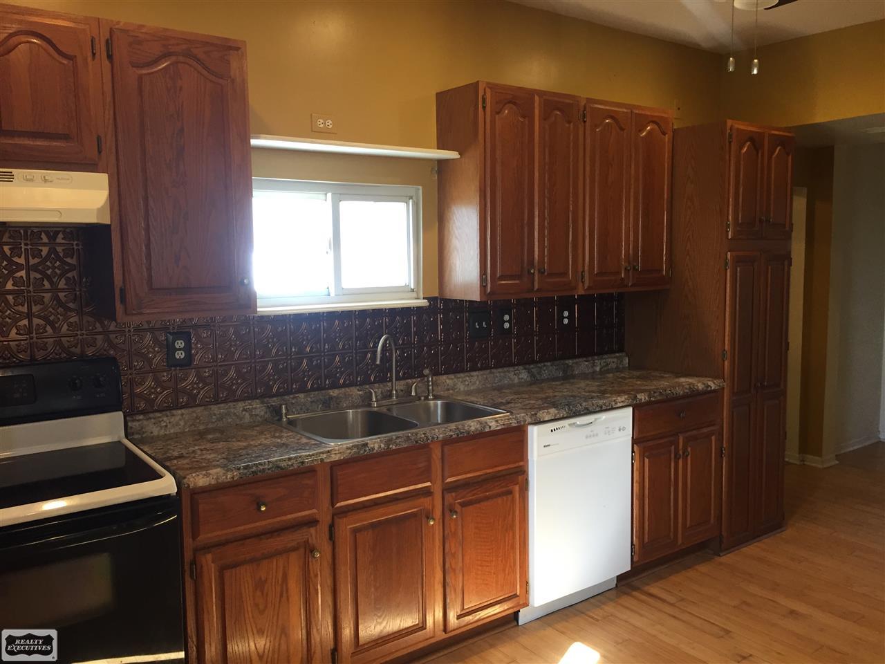 5049 Vincent Road North Street, MI 48049 - Photo 3 of 20 31314382-2.JPG
