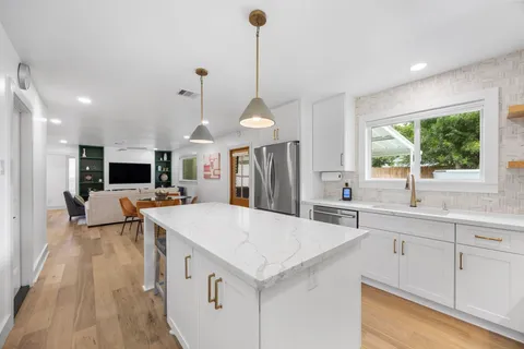 $839,900 | 1823 Millwood Drive, Houston, TX 77008
