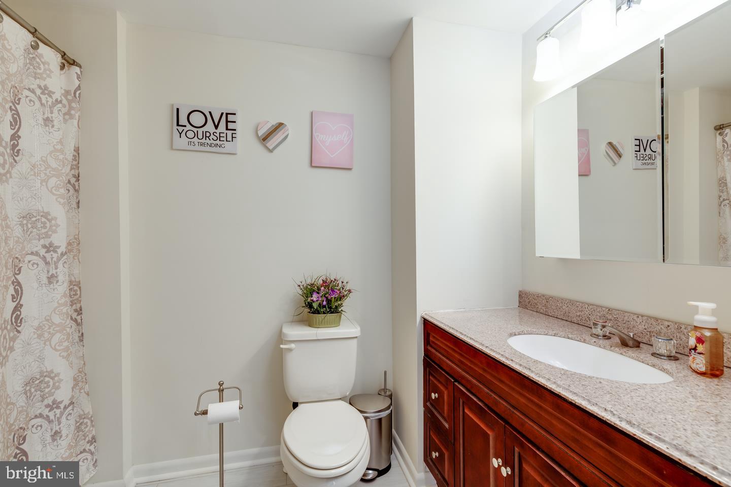 57 Country Club Road Turnersville, NJ 08012 - Photo 24 of 27 master bath