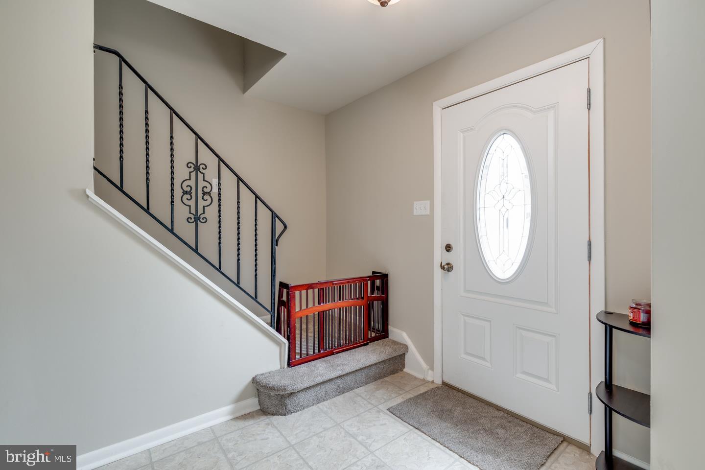 57 Country Club Road Turnersville, NJ 08012 - Photo 4 of 27 foyer