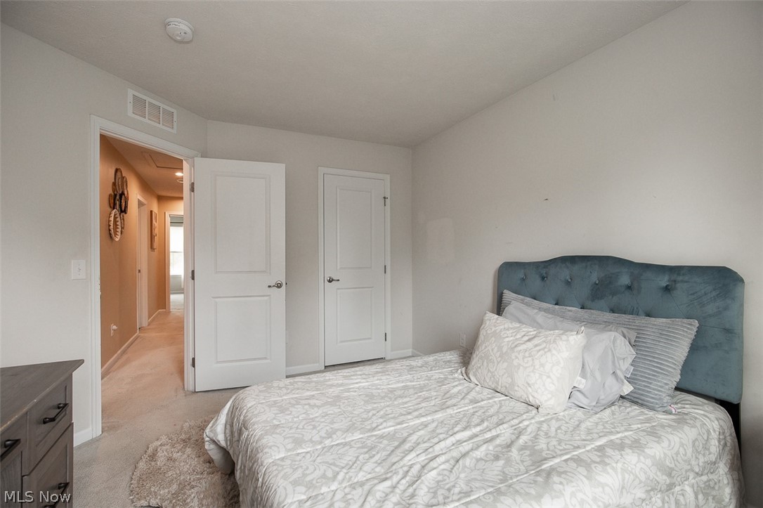 1165 Meadow Run Akron, OH 44321 - Photo 25 of 32
