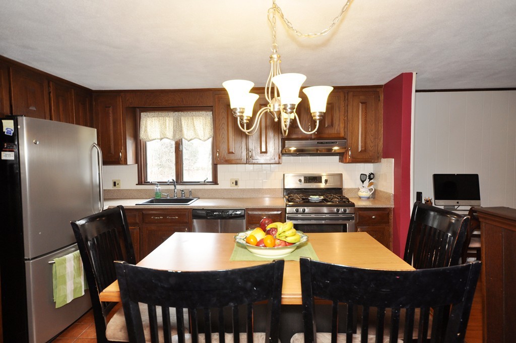 19 Simon Willard Road Acton, MA 01720 - Photo 8 of 22 Gallery Image 8