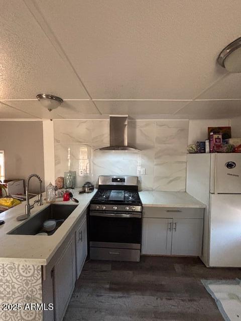 19225 North Cave Creek Road, Unit 83 Phoenix, AZ 85024 - Photo 8 of 10 a kitchen with a sink stove and cabinets