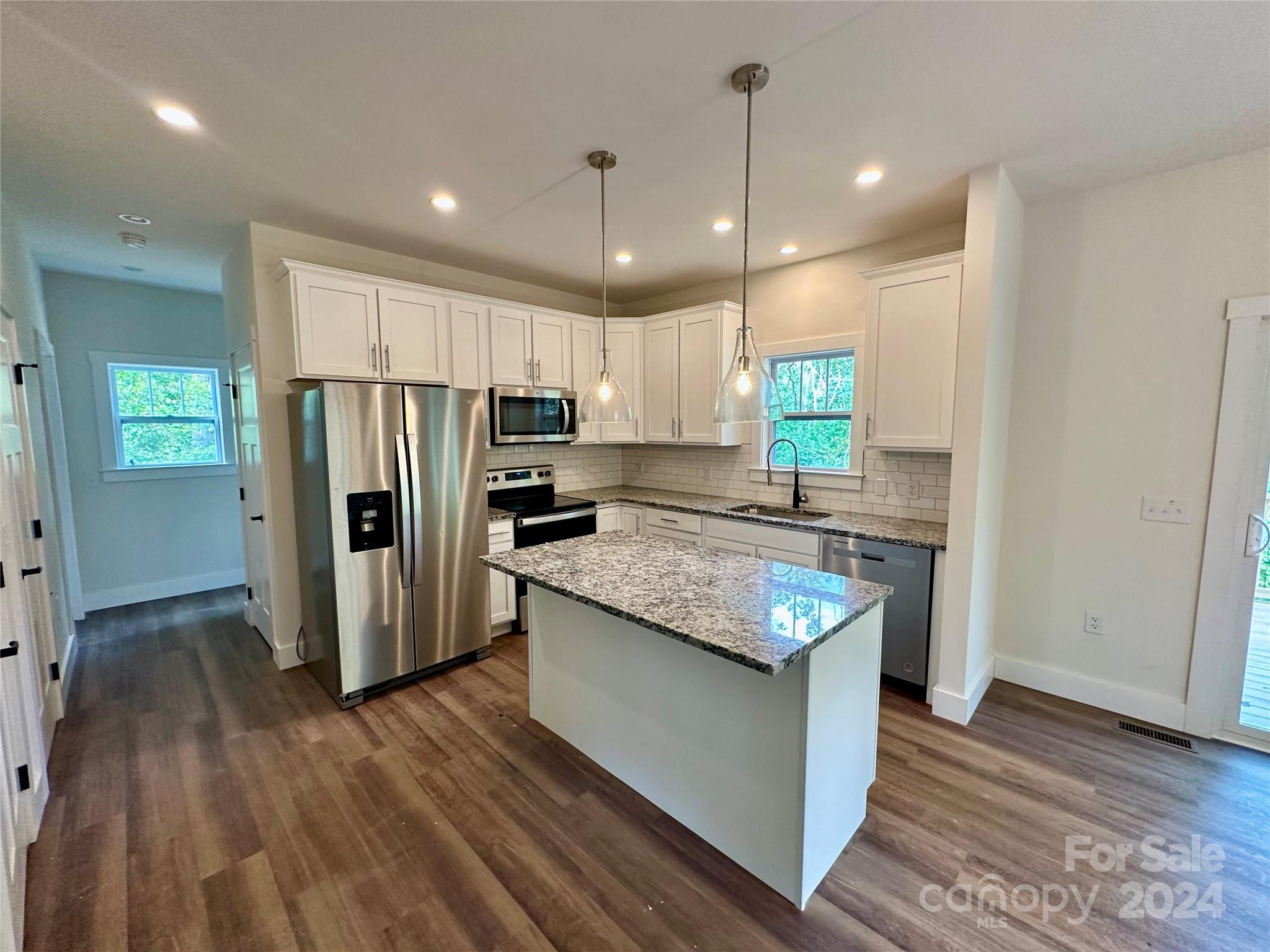 194 Cascade Rdg Road Fairview, NC 28730 - Photo 5 of 17 Gallery Image 5