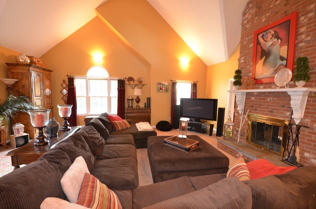 2 High Ridge Circle Franklin, MA 02038 - Photo 8 of 30 Gallery Image 8