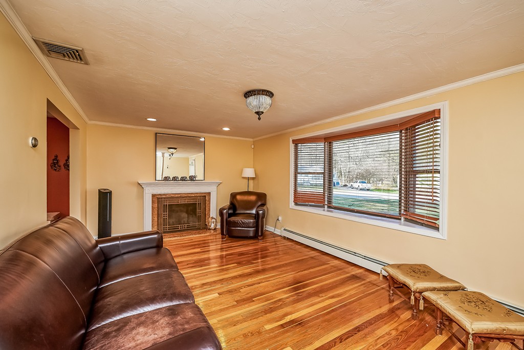 30 Lyndon Road Sharon, MA 02067 - Photo 5 of 27 Gallery Image 5