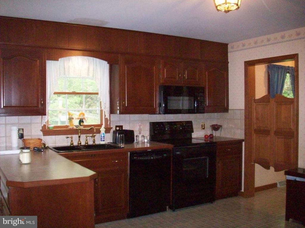 322 House Rock Road Pequea, PA 17565 - Photo 5 of 22 Gallery Image 5