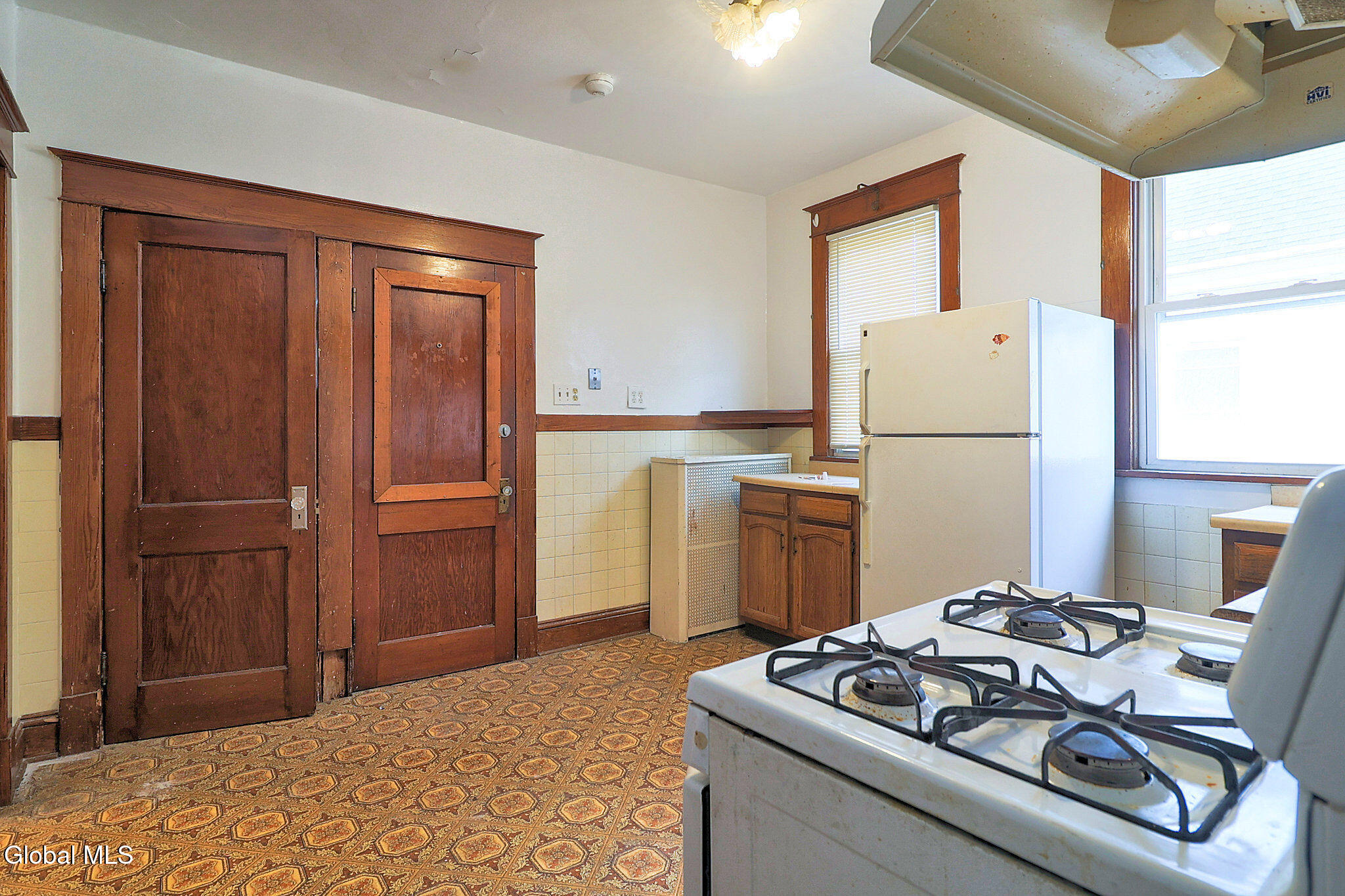 669 Washington Avenue Albany, NY 12206 - Photo 21 of 37 669WashingtonAve-019