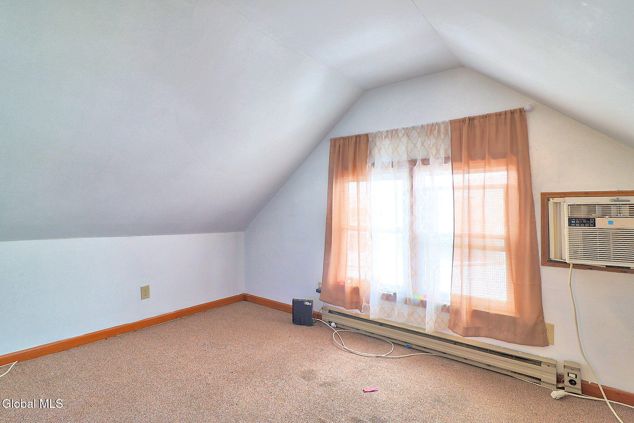 669 Washington Avenue Albany, NY 12206 - Photo 34 of 37 669WashingtonAve-026