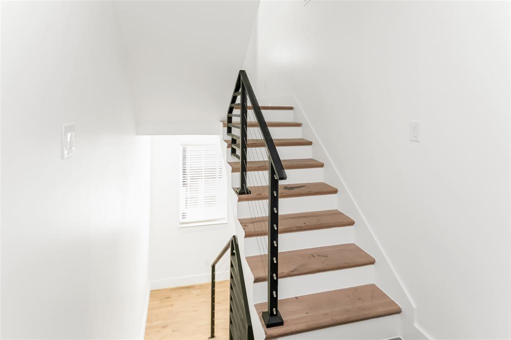 1101 Poindexter Street, Unit A2 Fort Worth, TX 76102 - Photo 16 of 40 a view of entryway