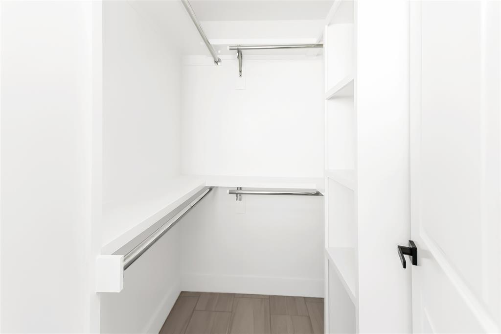 1101 Poindexter Street, Unit A2 Fort Worth, TX 76102 - Photo 28 of 40 a view of bathroom