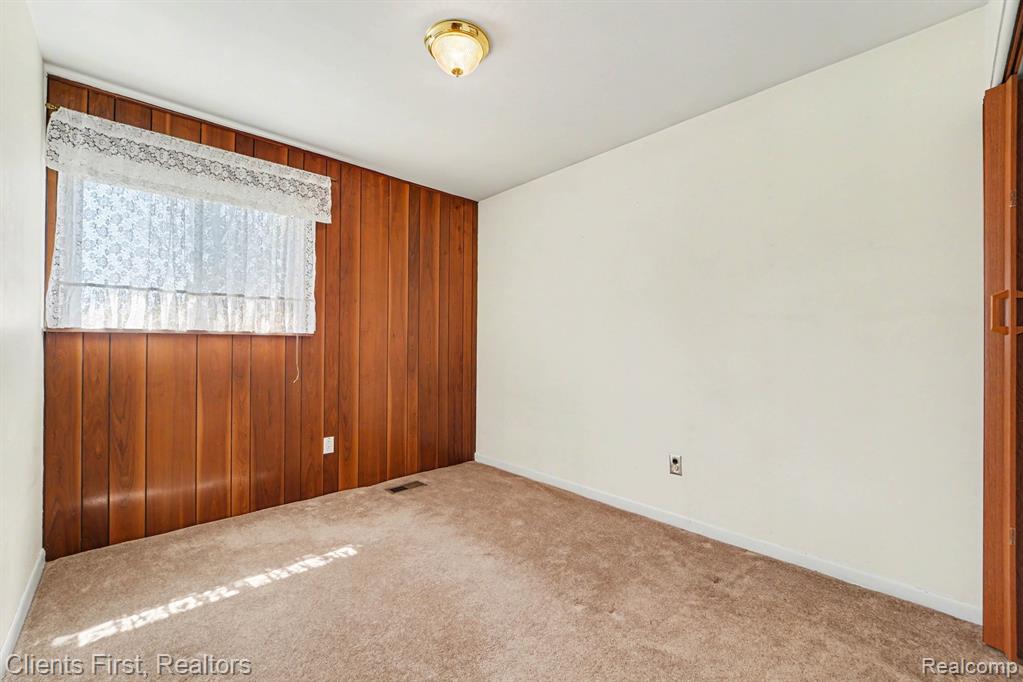 22952 Tuck Road Farmington, MI 48336 - Photo 11 of 29 Gallery Image 11