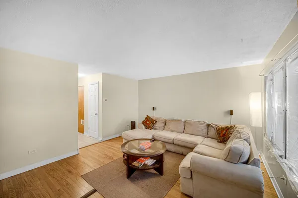 $160,000 | 16913 Western Avenue, Hazel Crest, IL 60429